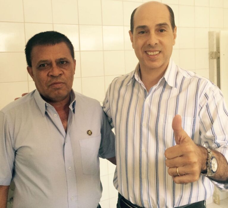 CNEC TEM BANHEIROS REFORMADOS