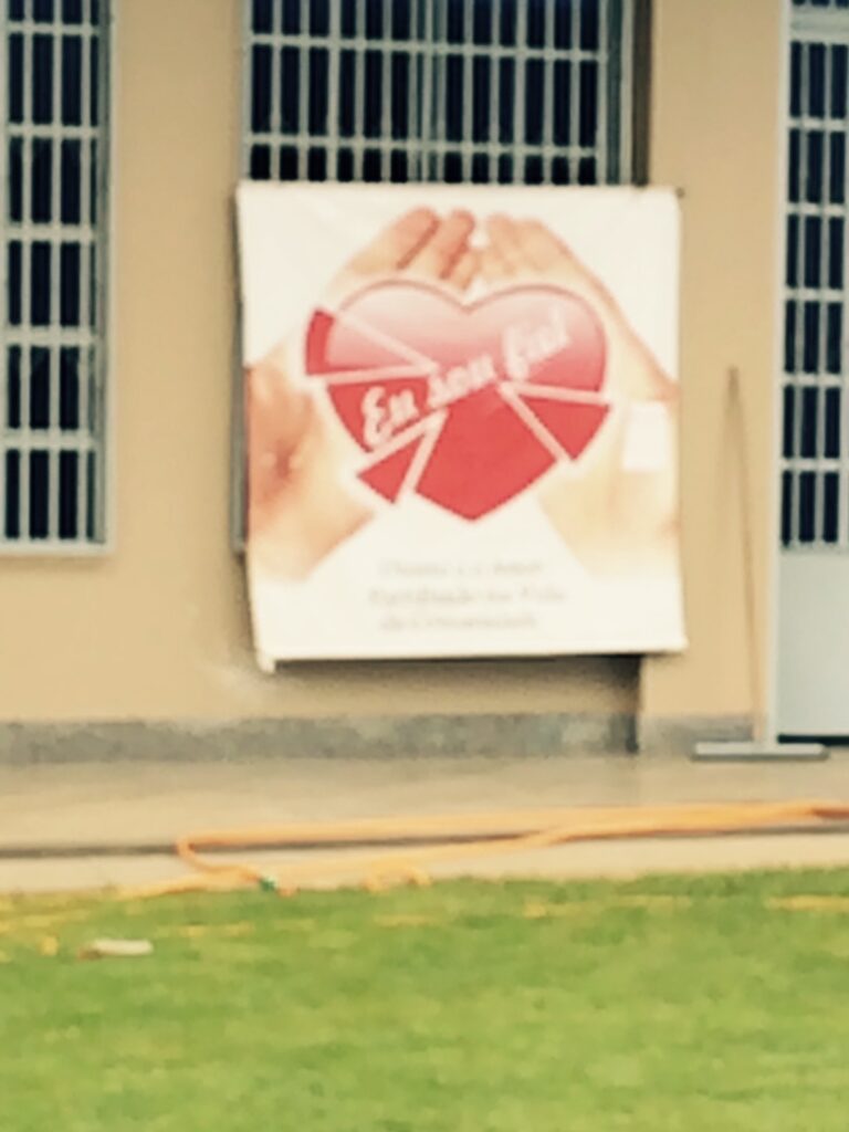 BISPO E PADRES ENVOLVIDOS EM ROUBO