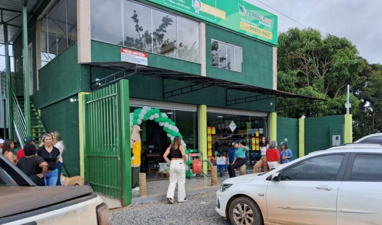 SÃO GABRIEL RECEBE PRESENTE