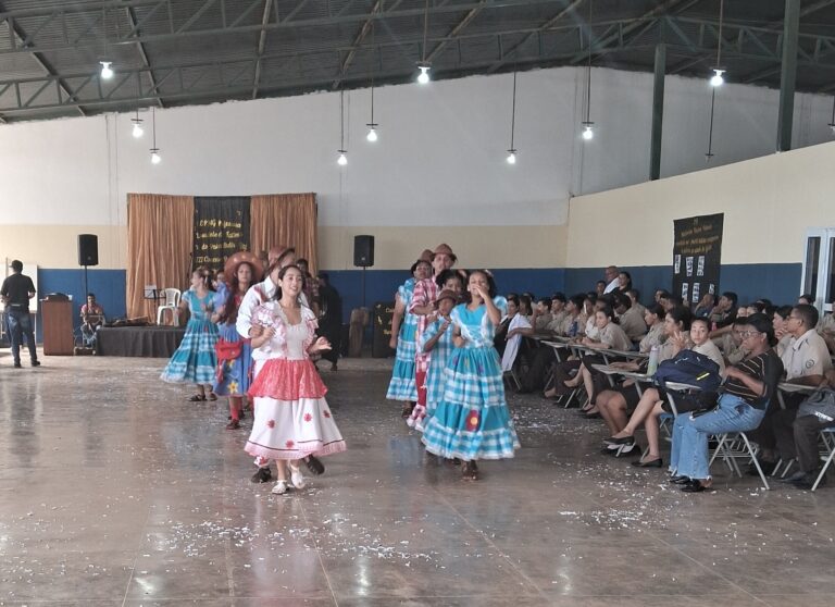 SARAU LITERÁRIO DESTACA BARIANI ORTÊNCIO