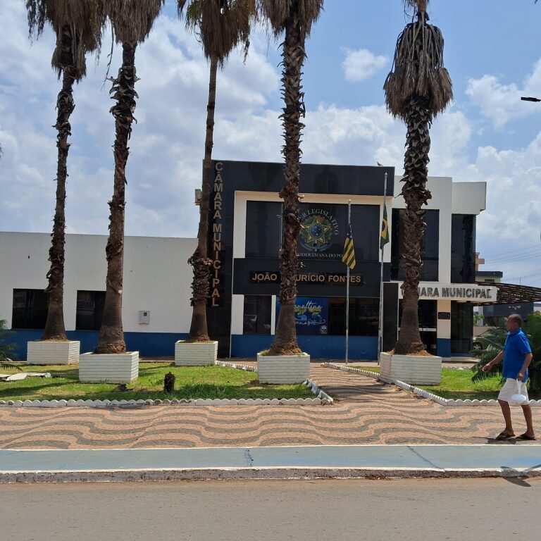 CÂMARA COM OPOSIÇÃO FRAGILIZADA