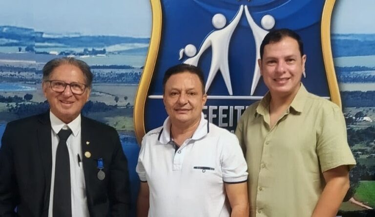 ASSOCIAÇÃO COMERCIAL VISITOU O NOVO PREFEITO