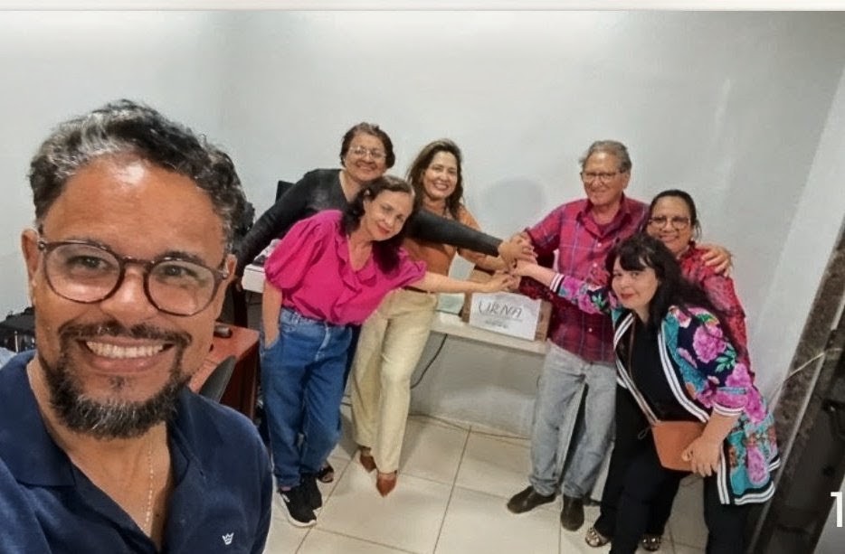 ACADEMIA DE LETRAS ELEGE NOVA DIRETORIA