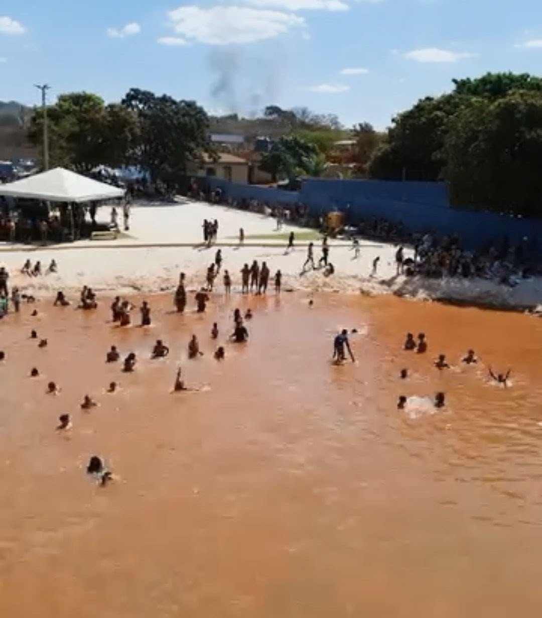 NO DIA DOS PAIS O PRESENTE FOI PRAIA DO POVO